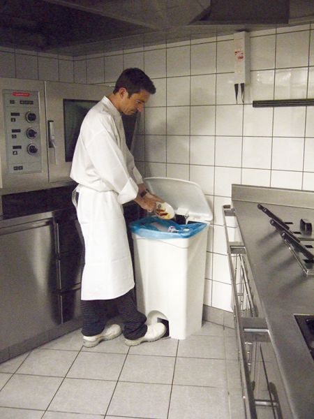 Collecteur à pédale 90L